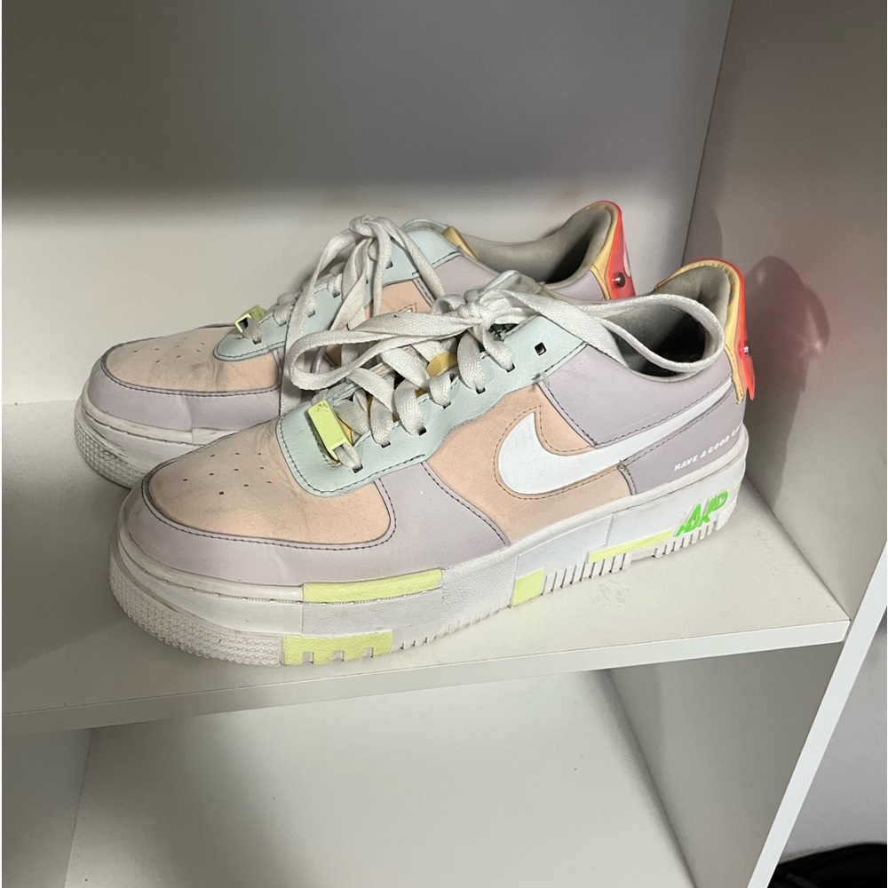 NIKE SHOES